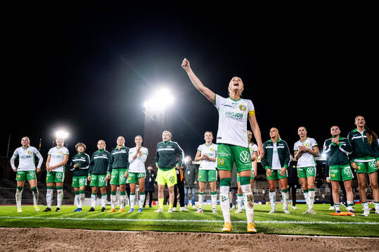 Hammarbys spelare jublar