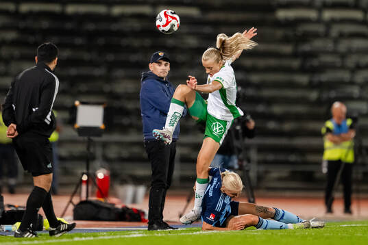 Hammarbys Smilla Holmberg och Djurgårdens Stinalisa