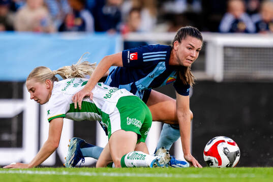 Hammarbys Emilie Joramo och Djurgårdens Pauline Hammarlund