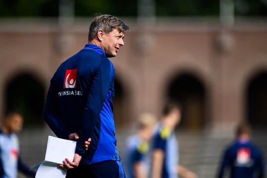 Head coach Jon Dahl Tomasson of the Swedish men's football