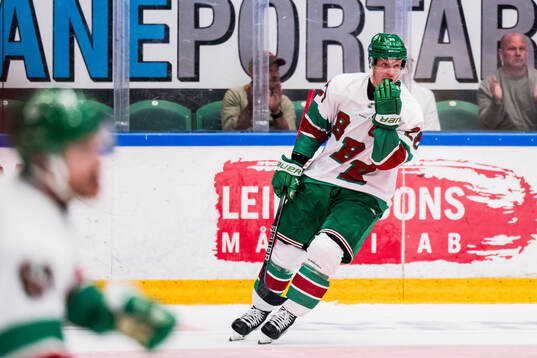 Rögles Anton Bengtsson jublar