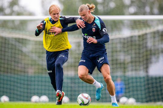 Morten Thorsby and Erling Braut Haaland of the Norwegian