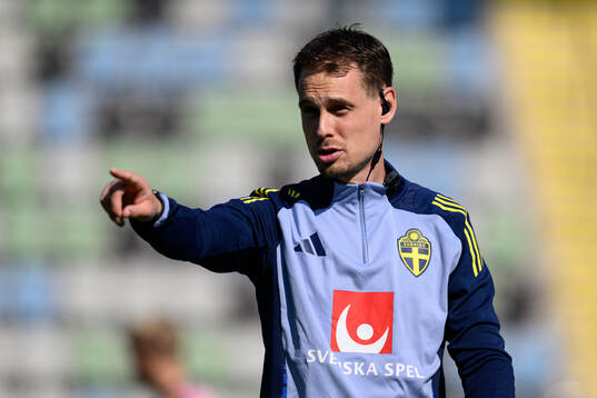 Head coach Daniel Bäckström