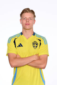 Nils Zätterström poses for at portrait