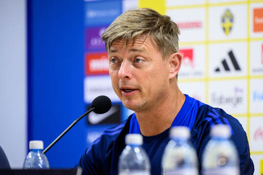 Head coach Jon Dahl Tomasson of the Swedish national