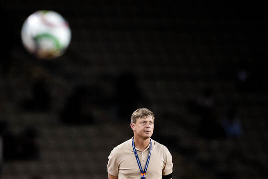 Head coach Jon Dahl Tomasson of Sweden