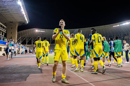 Dejan Kulusevski of Sweden celebrates