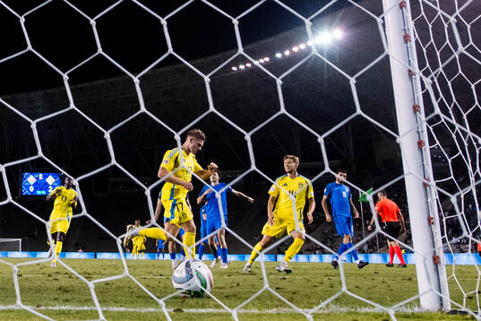 Viktor Gyökeres of Sweden celebrates the 0-3 goal