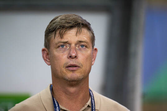 Head coach Jon Dahl Tomasson of Sweden