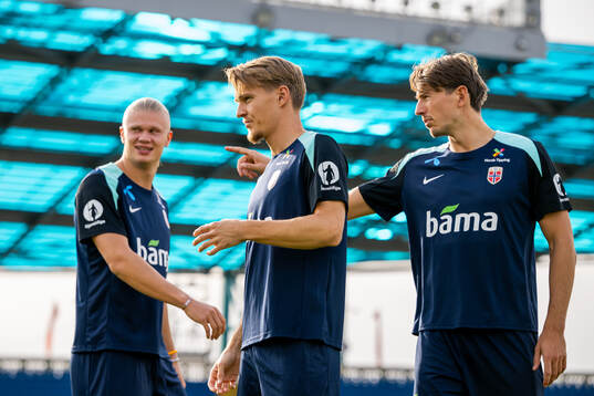 Erling Braut Haaland, Martin Ødegaard and Sander Berge of