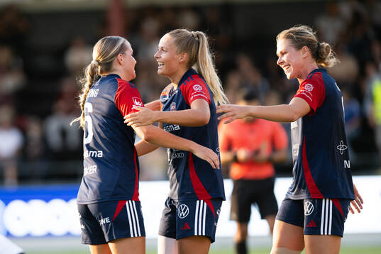 FC Rosengårds Olivia Holdt och Ria Noora Minerva Öling