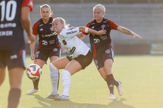 FC Rosengårds Anni Hartikainen och Brommapojkarnas Wilma
