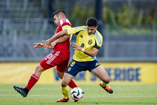 Dylan Borge of Gibraltar and Aimar Sher of Sweden