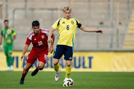 Dylan Borge of Gibraltar and Daniel Svensson of Sweden
