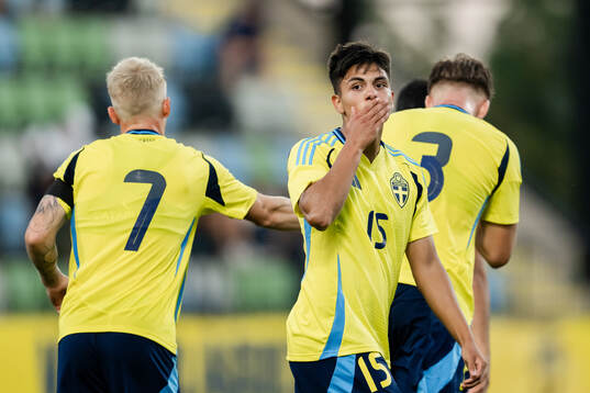 Matteo Perez Vinlöf of Sweden celebrates