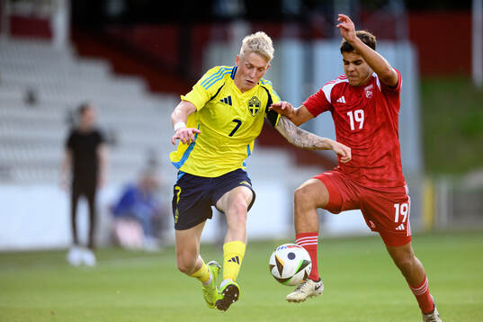 Melker Widell of Sweden and Kaleem Smith of Gibraltar