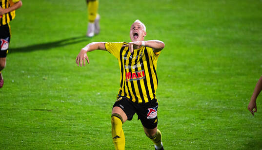 IFK Hässleholms Alexander Sjöström har gjort 2-0 och
