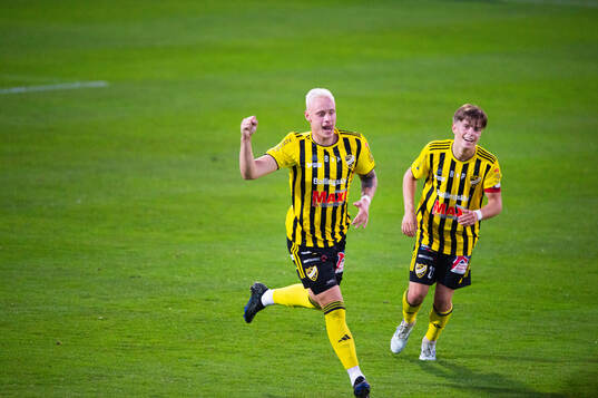 IFK Hässleholms Alexander Sjöström har gjort 1-0 och
