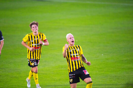 IFK Hässleholms Alexander Sjöström har gjort 1-0 och