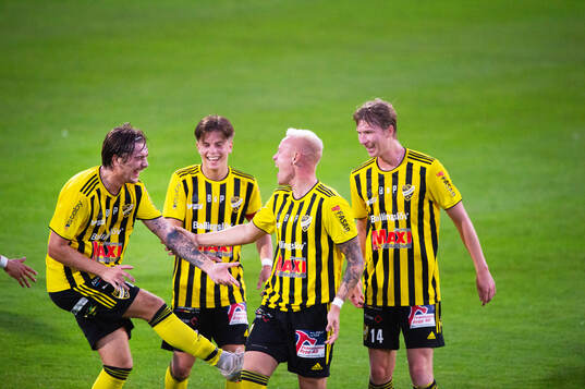 IFK Hässleholms Alexander Sjöström har gjort 1-0 och
