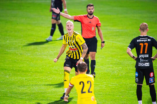IFK Hässleholms Alexander Sjöström har gjort 2-0 och