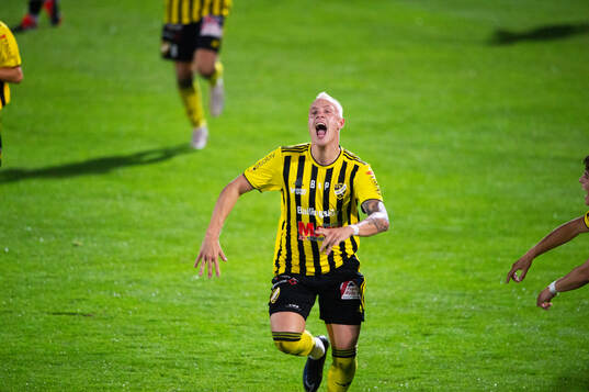 IFK Hässleholms Alexander Sjöström har gjort 2-0 och