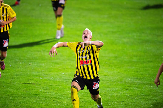 IFK Hässleholms Alexander Sjöström har gjort 2-0 och