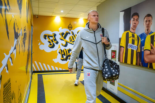 Erling Braut Haaland of Norway arrives