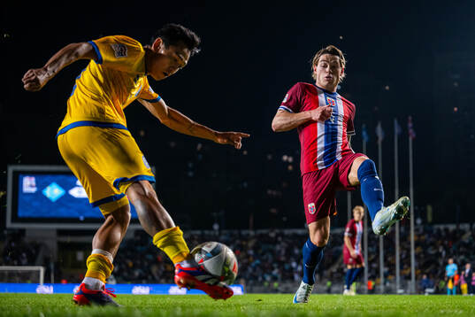 Ramazan Orazov of Kazakhstan and Patrick Berg of Norway