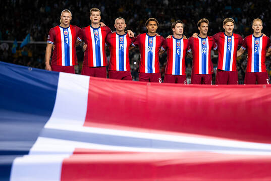 Players of Norway line up