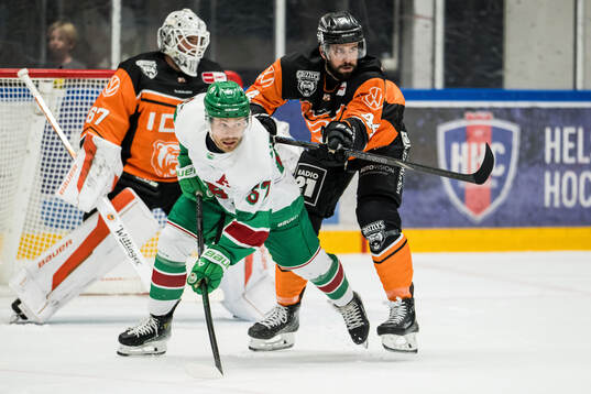 Rögles Leon Bristedt och Wolfsburgs Julian Melchiori