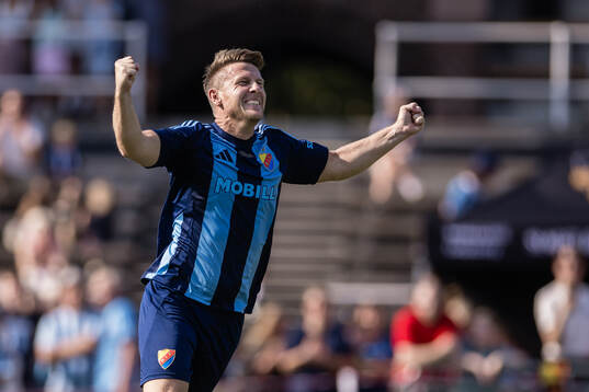 Djurgårdens Lucas Nilsson jublar