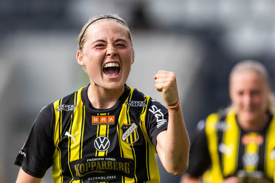 Häckens Paulina Nyström jublar