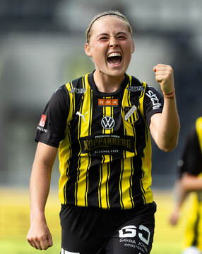 Häckens Paulina Nyström jublar