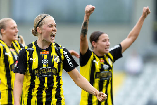 Häckens Paulina Nyström jublar
