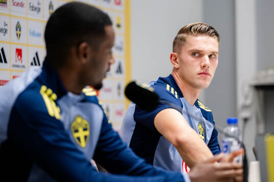 Alexander Isak and Viktor Gyökeres of the Swedish men's