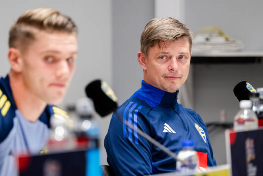 Head coach Jon Dahl Tomasson of the Swedish men's football