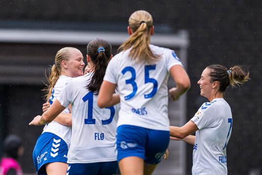 Ebba Lovisa Niss of Kolbotn celebrates
