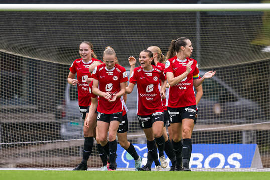 Vilde Vedeler of Arna-Bjørnar celebrates