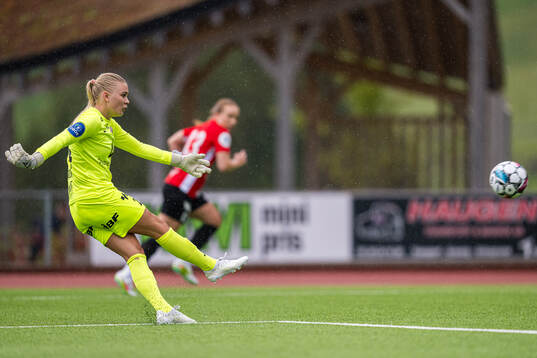 Hanne Larsen of Arna-Bjørnar
