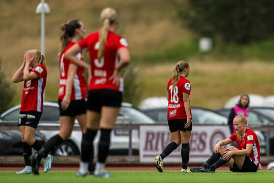 Anna Gilleshammer Nigardsøy of Arna-Bjørnar looks dejected