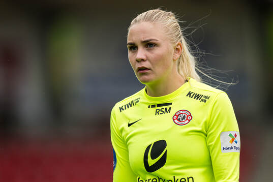 Hanne Larsen of Arna-Bjørnar looks dejected