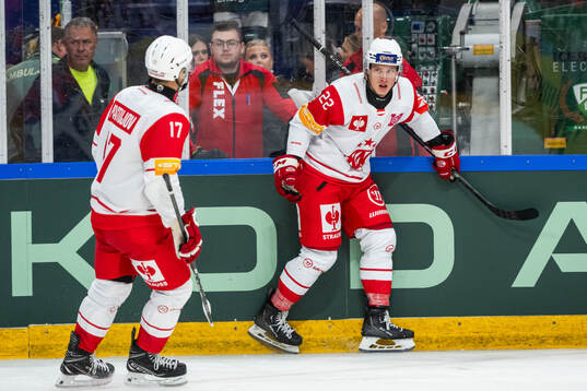 Senna Peeters of Klagenfurt celebrates