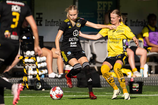 Smedbys Ebba Jaensson och Elfsborgs Hanna Jiozon