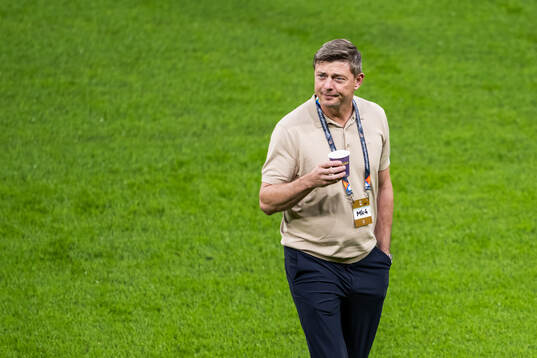 Head coach Jon Dahl Tomasson of Sweden