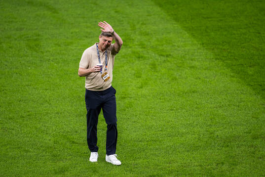Head coach Jon Dahl Tomasson of Sweden