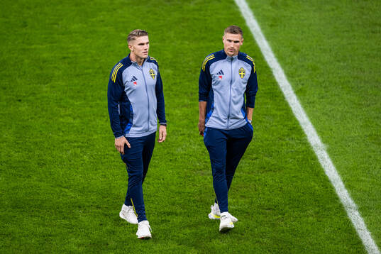 Viktor Gyökeres and Carl Starfelt of Sweden