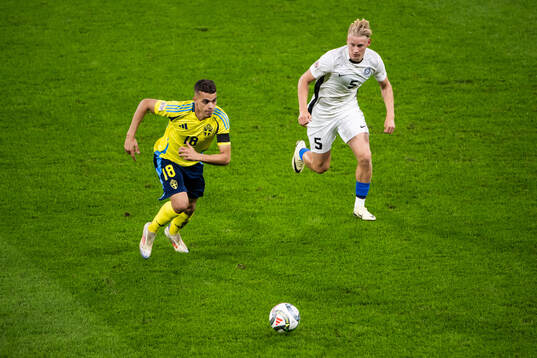 Yasin Ayari of Sweden and Rocco Shein of Estonia
