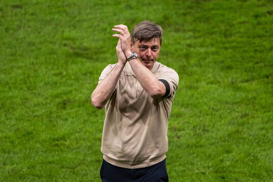 Head coach Jon Dahl Tomasson of Sweden