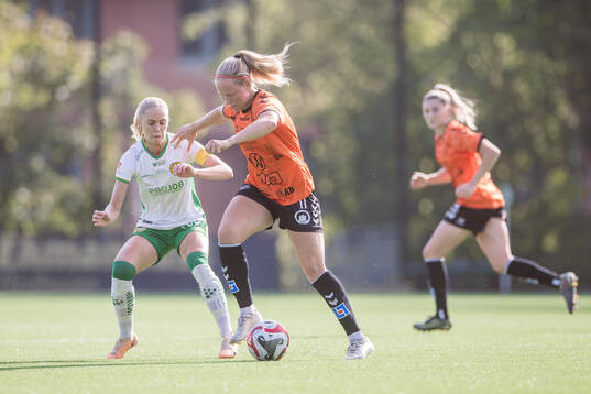Hammarbys Alice Carlsson och Kristianstads Hlin Eiriksdottir